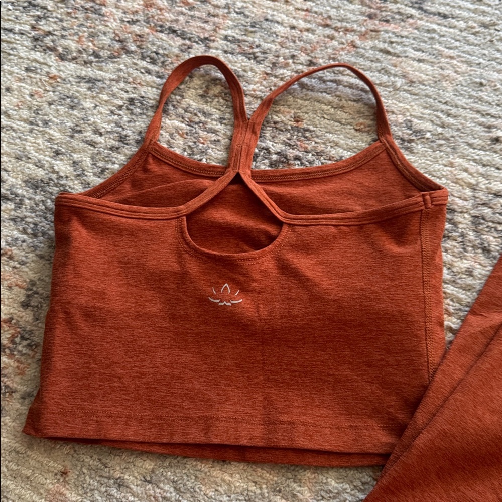 Beyond Yoga Spacedye Caught In The Midi HW Legging & Slim Racerback Cropped Tank - Picture 4 of 6